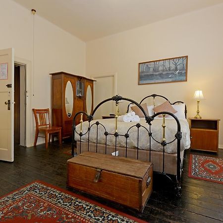 Edinburgh Gallery Bed & Breakfast Hobart Bagian luar foto