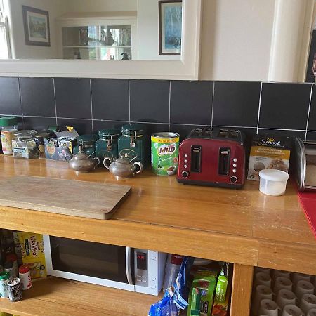 Edinburgh Gallery Bed & Breakfast Hobart Bagian luar foto