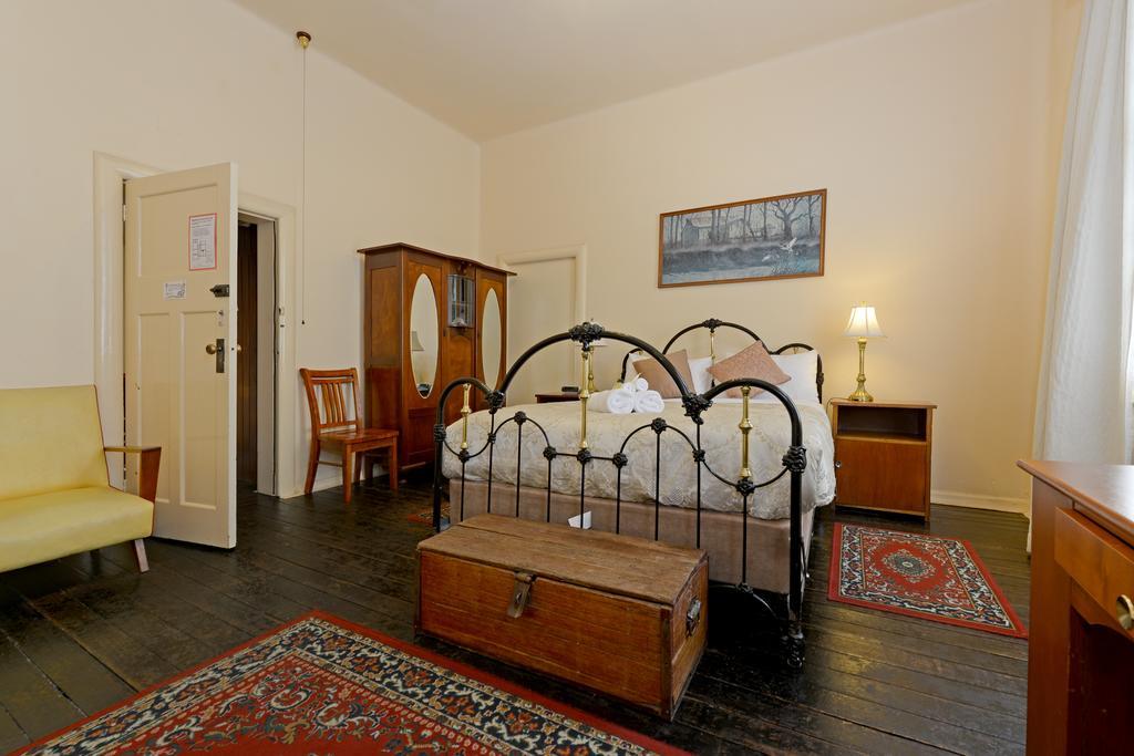 Edinburgh Gallery Bed & Breakfast Hobart Bagian luar foto