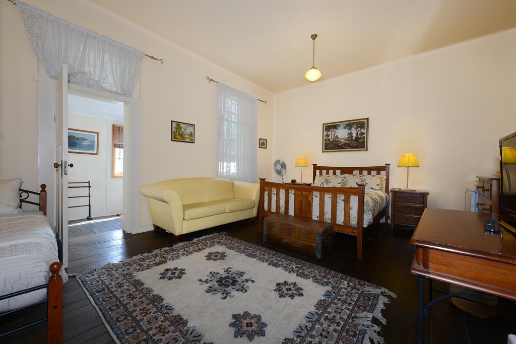 Edinburgh Gallery Bed & Breakfast Hobart Bagian luar foto