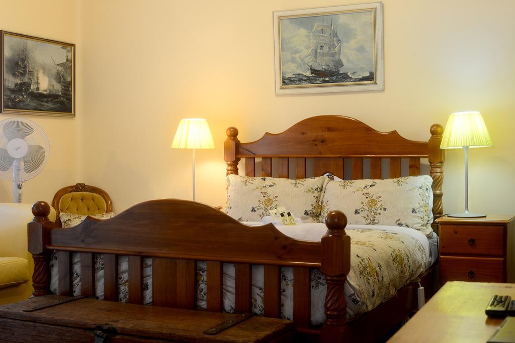 Edinburgh Gallery Bed & Breakfast Hobart Bagian luar foto