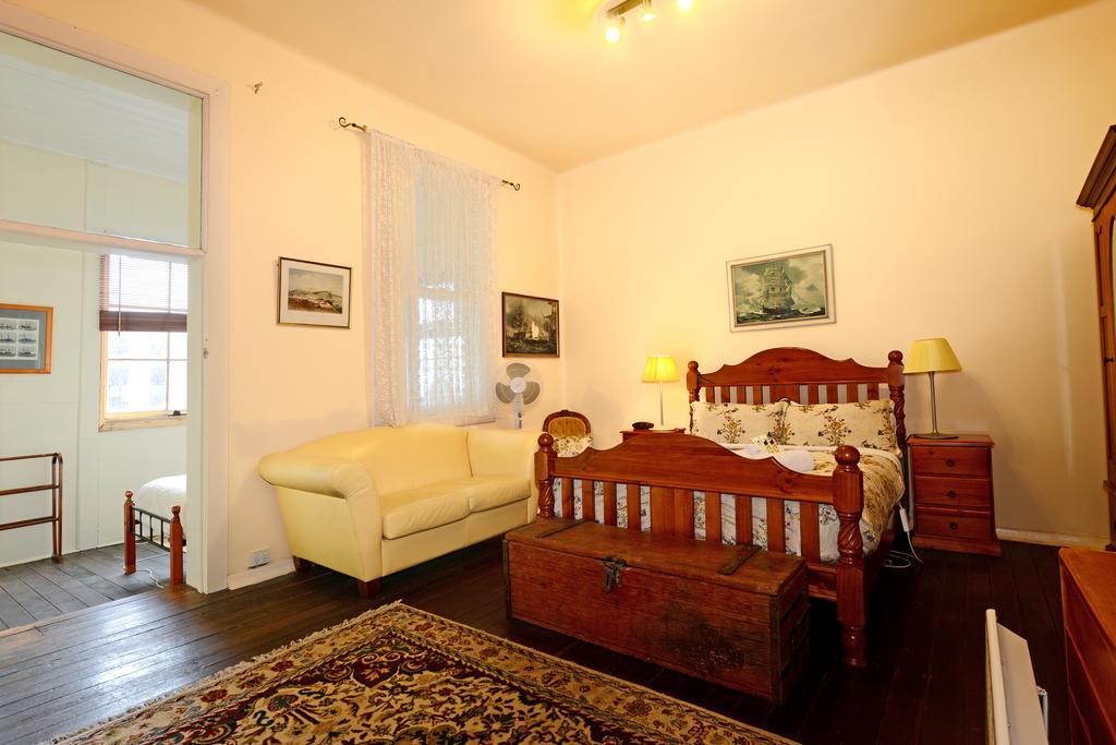 Edinburgh Gallery Bed & Breakfast Hobart Bagian luar foto