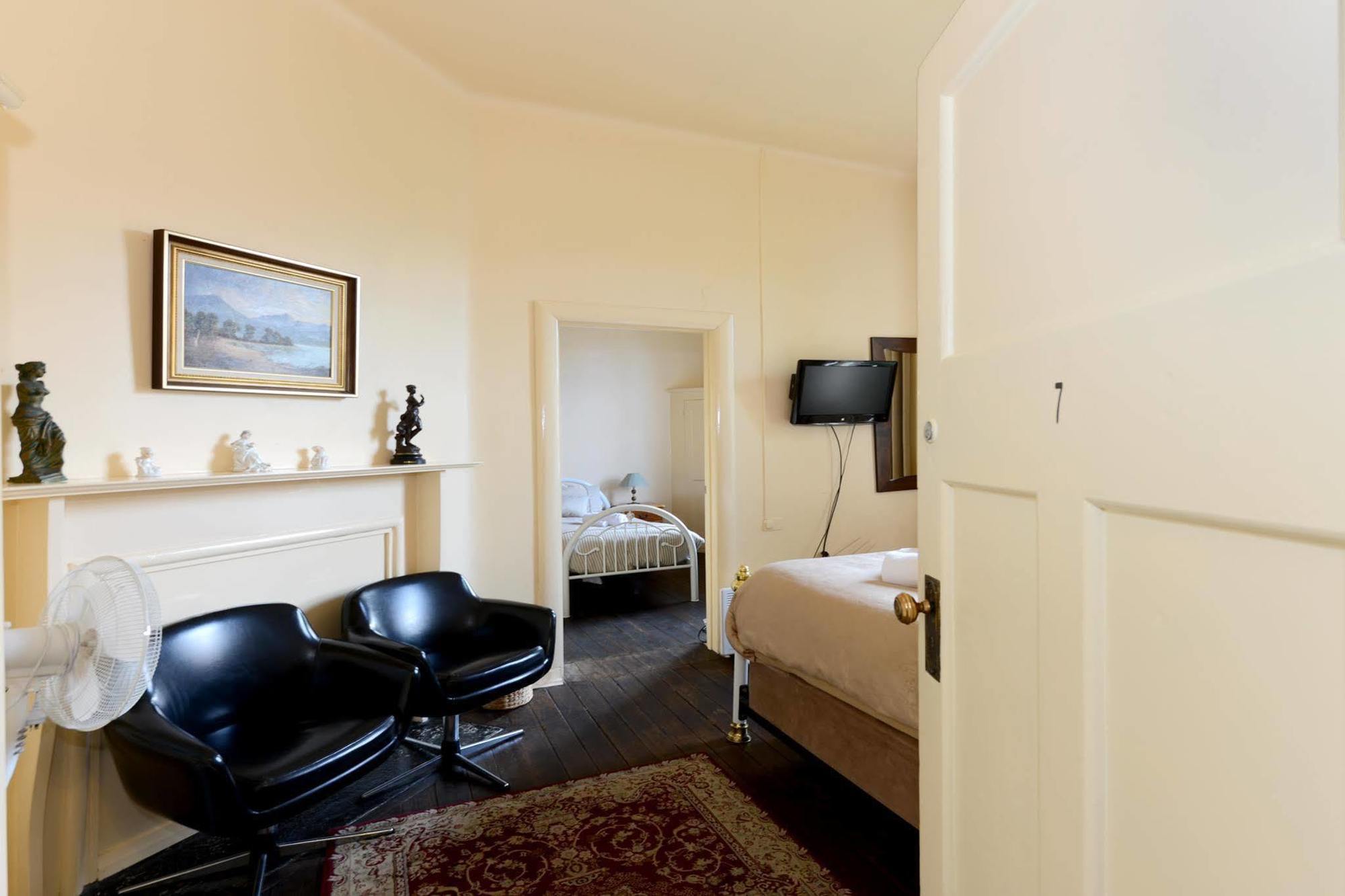 Edinburgh Gallery Bed & Breakfast Hobart Bagian luar foto