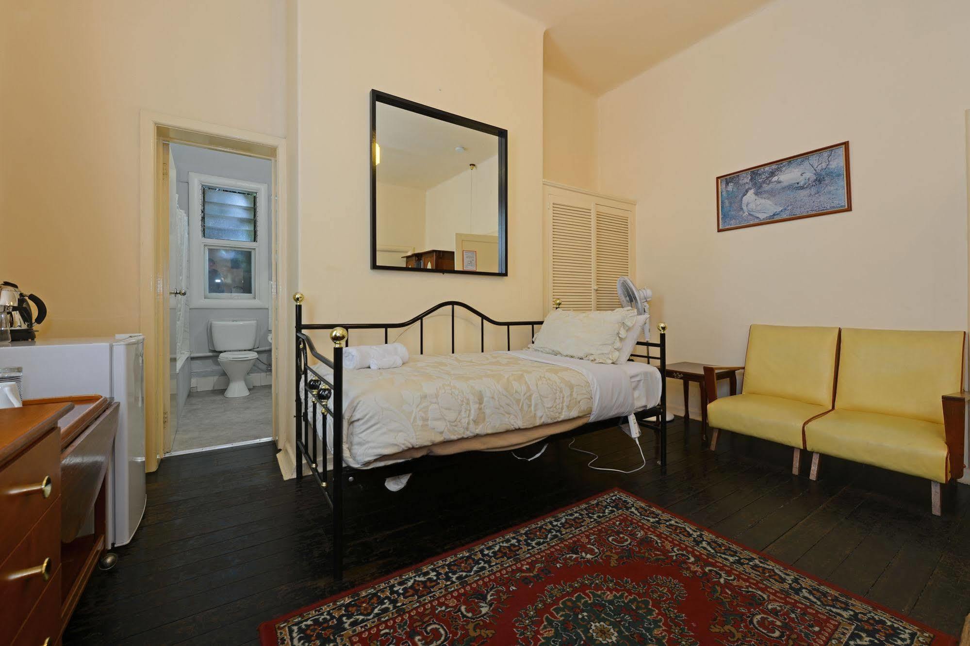 Edinburgh Gallery Bed & Breakfast Hobart Bagian luar foto