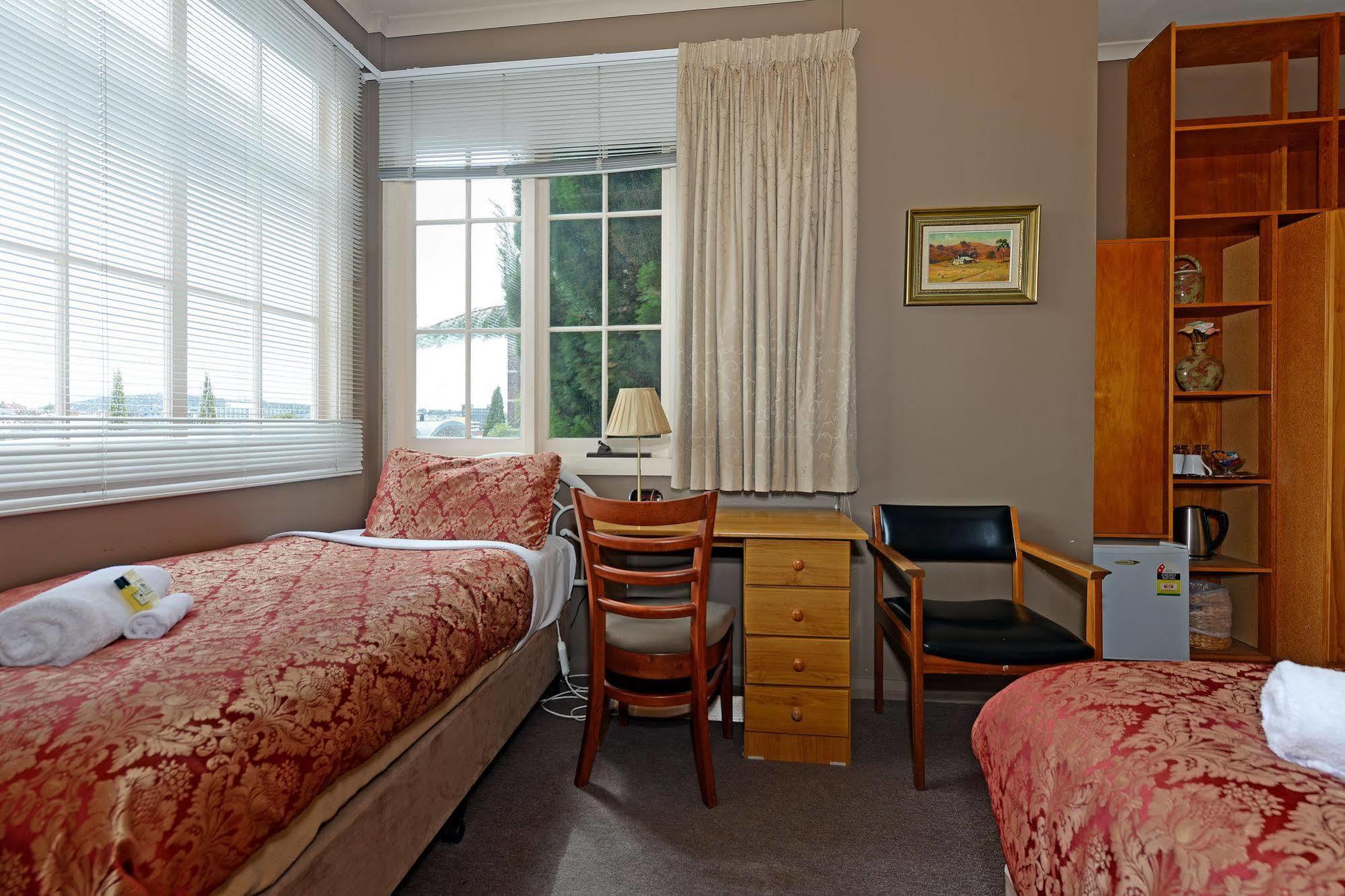 Edinburgh Gallery Bed & Breakfast Hobart Bagian luar foto