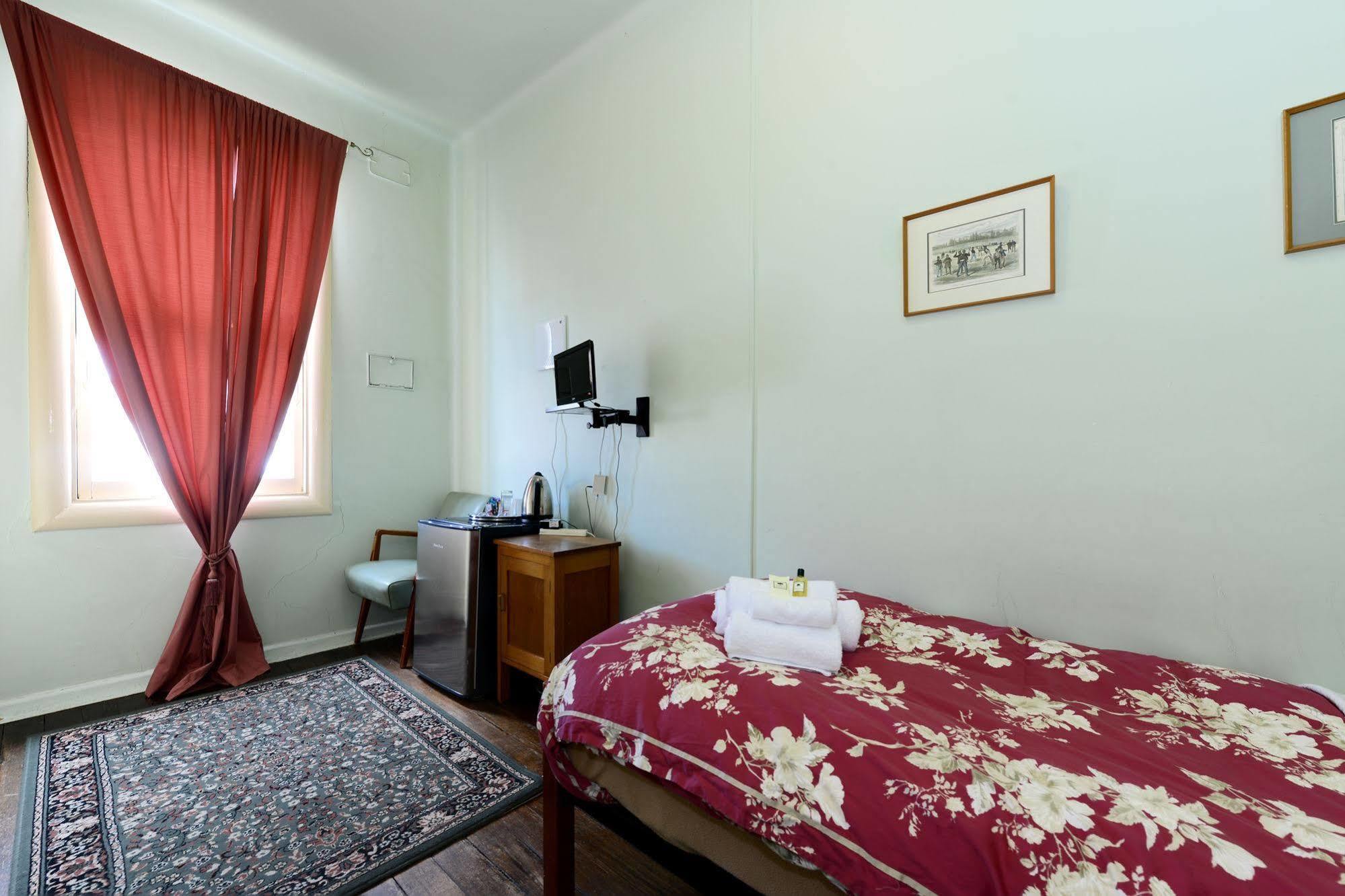 Edinburgh Gallery Bed & Breakfast Hobart Bagian luar foto