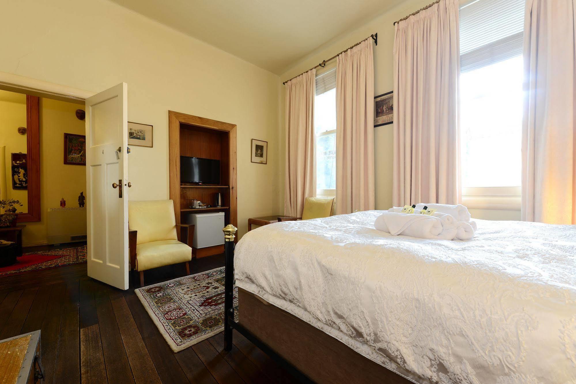 Edinburgh Gallery Bed & Breakfast Hobart Bagian luar foto