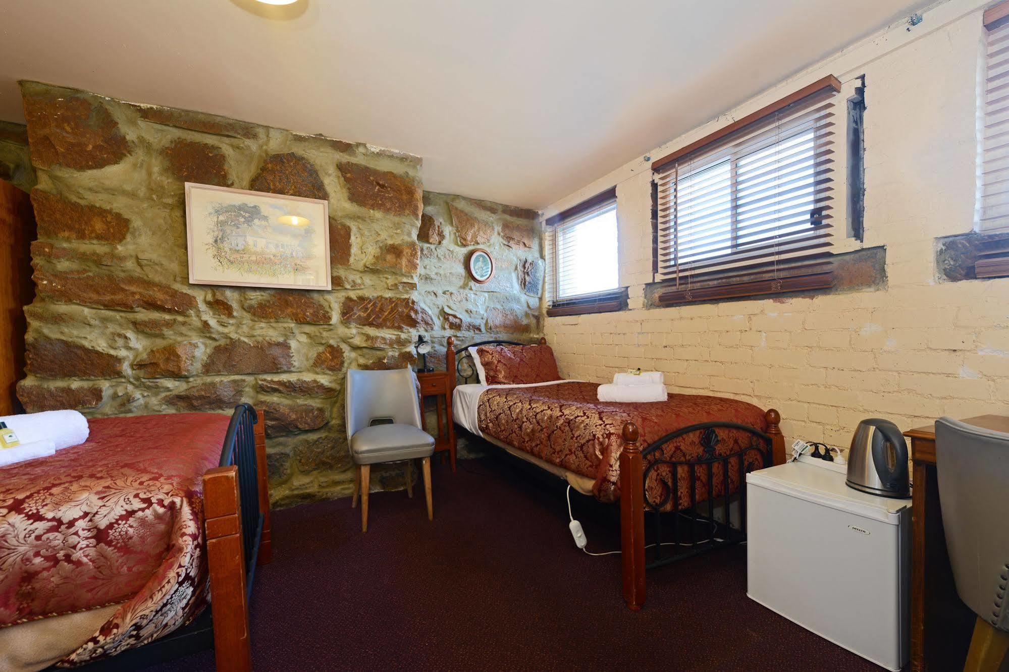 Edinburgh Gallery Bed & Breakfast Hobart Bagian luar foto