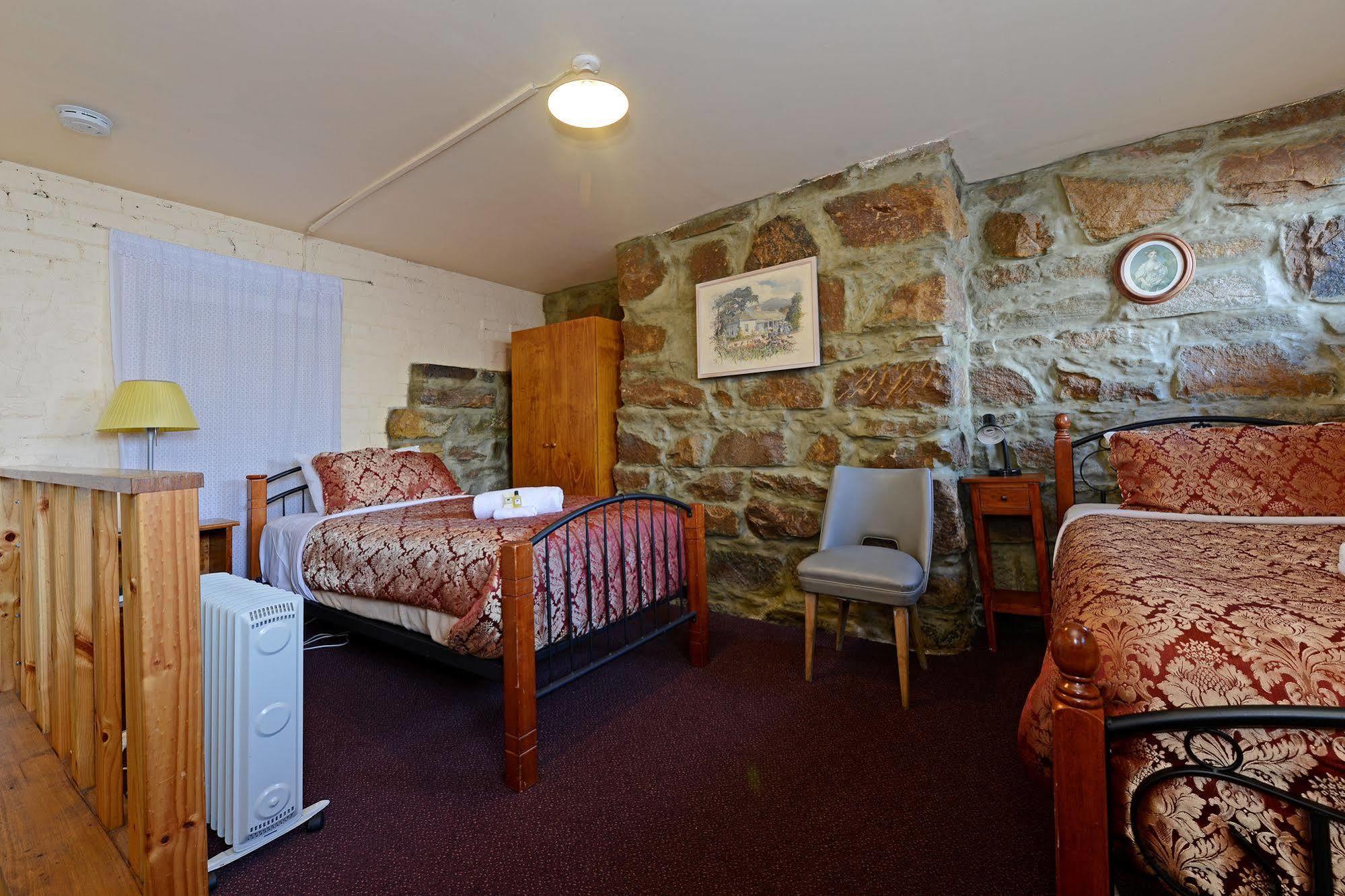 Edinburgh Gallery Bed & Breakfast Hobart Bagian luar foto