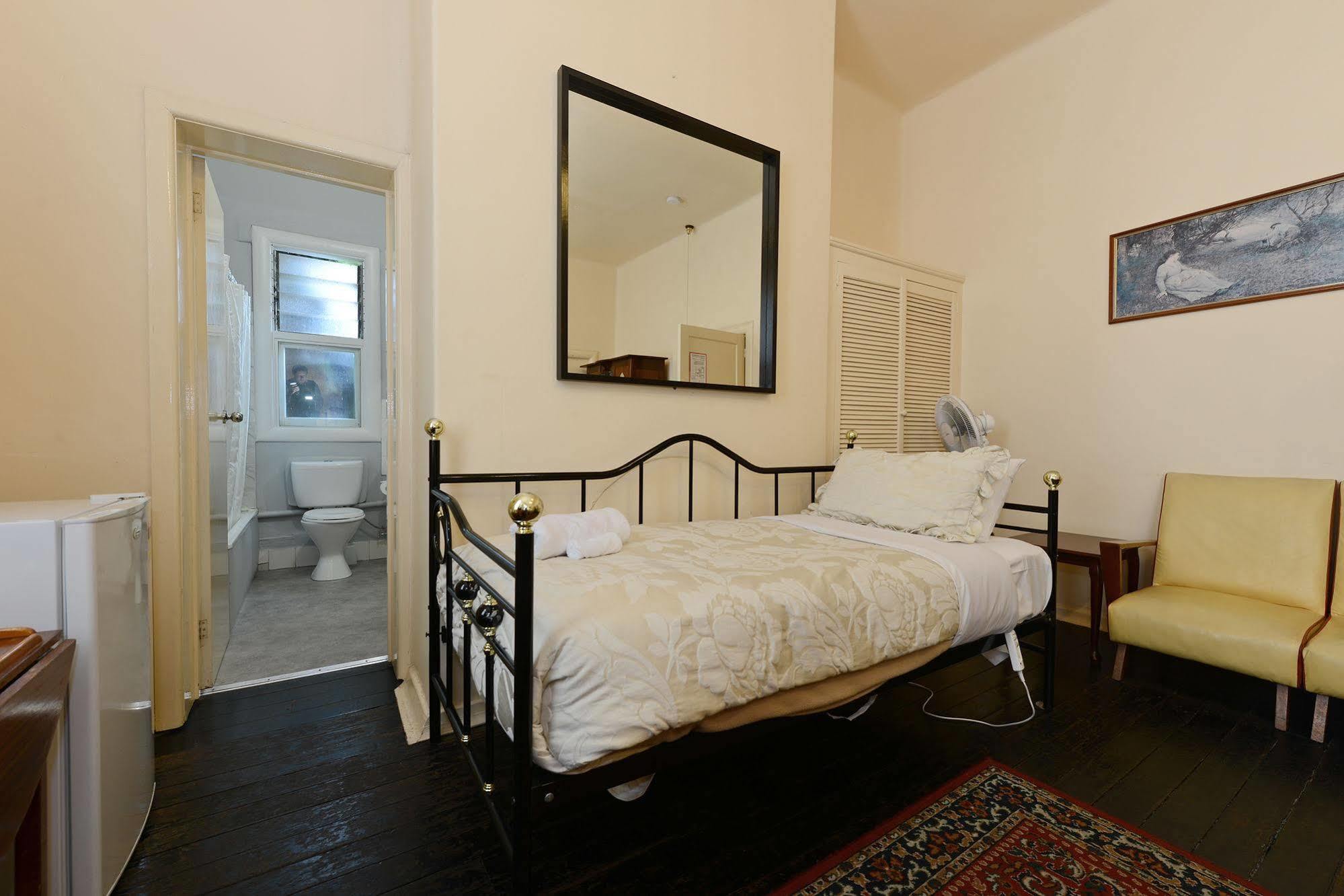 Edinburgh Gallery Bed & Breakfast Hobart Bagian luar foto