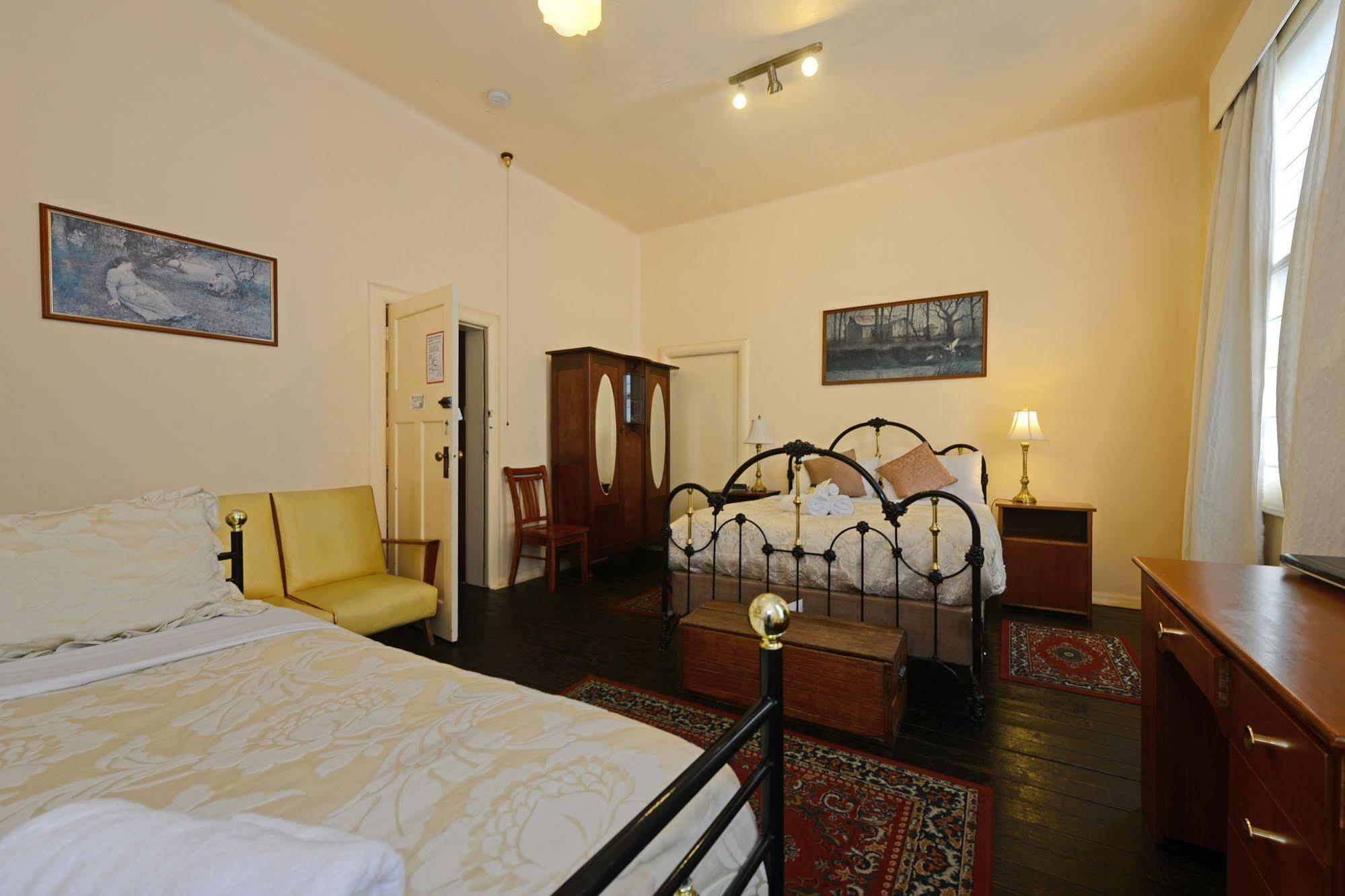 Edinburgh Gallery Bed & Breakfast Hobart Bagian luar foto
