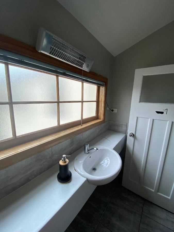 Edinburgh Gallery Bed & Breakfast Hobart Bagian luar foto